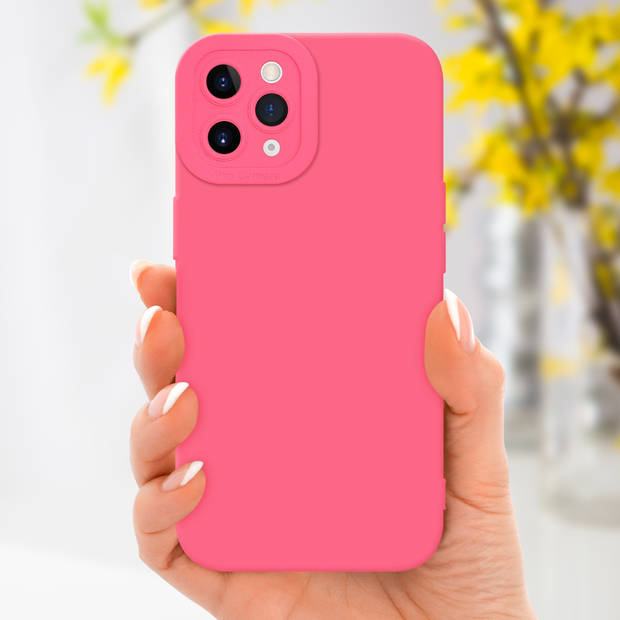 Cadorabo Hoesje geschikt voor Apple iPhone 11 PRO MAX in FLUID ROOD - Beschermhoes TPU silicone Cover Case