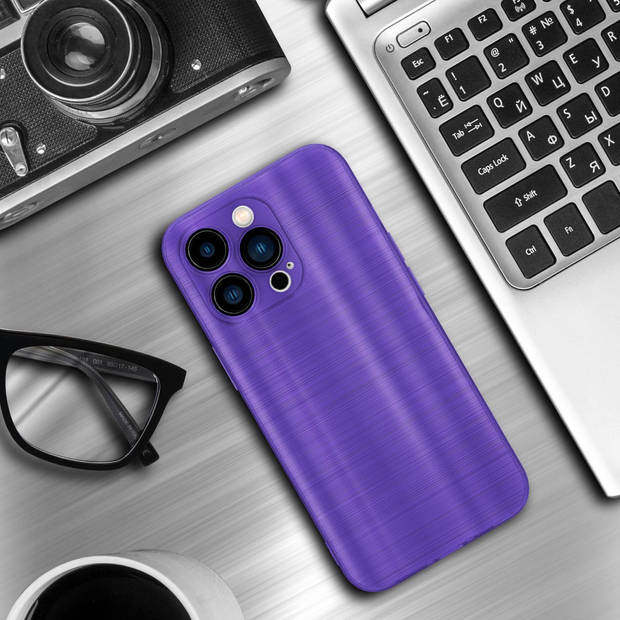 Cadorabo Hoesje geschikt voor Apple iPhone 14 PRO in Brushed Paars - Beschermhoes Case Cover TPU silicone