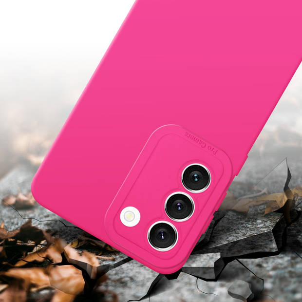 Cadorabo Hoesje geschikt voor Samsung Galaxy S22 in FLUID HOTPINK - Beschermhoes TPU silicone Cover Case