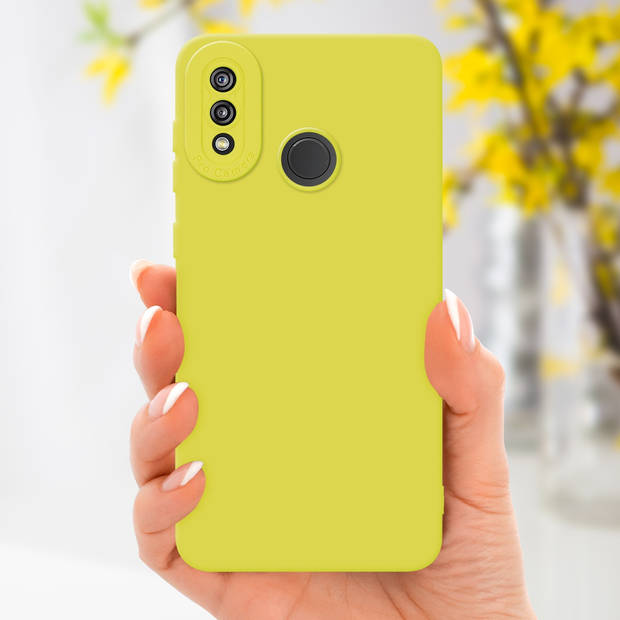 Cadorabo Hoesje geschikt voor Huawei P20 LITE 2018 / NOVA 3E in FLUID GEEL - Beschermhoes TPU silicone Cover Case