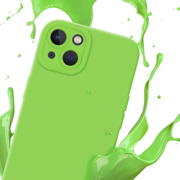 Cadorabo Hoesje geschikt voor Apple iPhone 13 in FLUID GROEN - Beschermhoes TPU silicone Cover Case