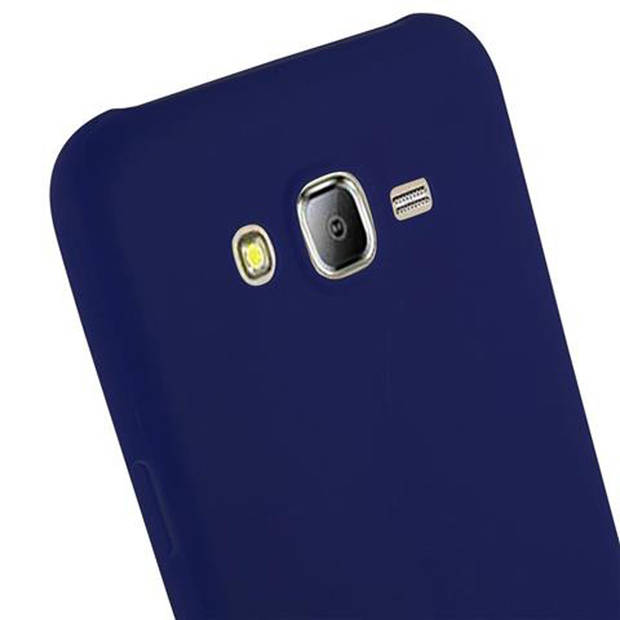 Cadorabo Hoesje geschikt voor Samsung Galaxy J7 2015 in CANDY DONKER BLAUW - Beschermhoes TPU silicone Case Cover