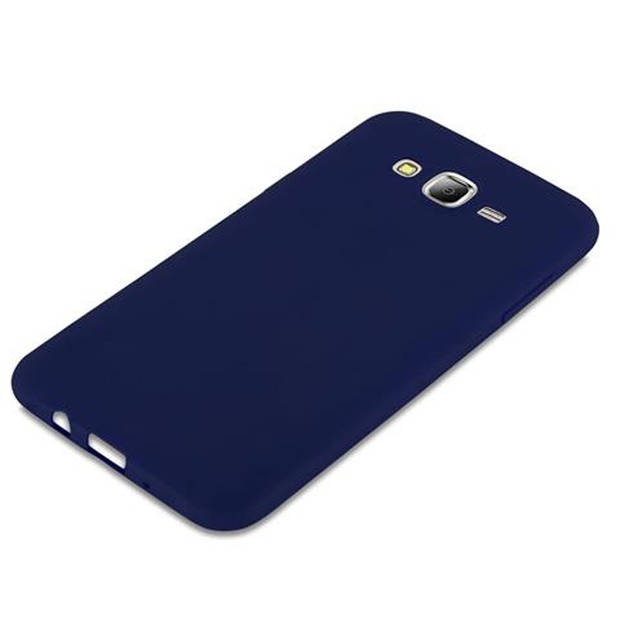 Cadorabo Hoesje geschikt voor Samsung Galaxy J7 2015 in CANDY DONKER BLAUW - Beschermhoes TPU silicone Case Cover