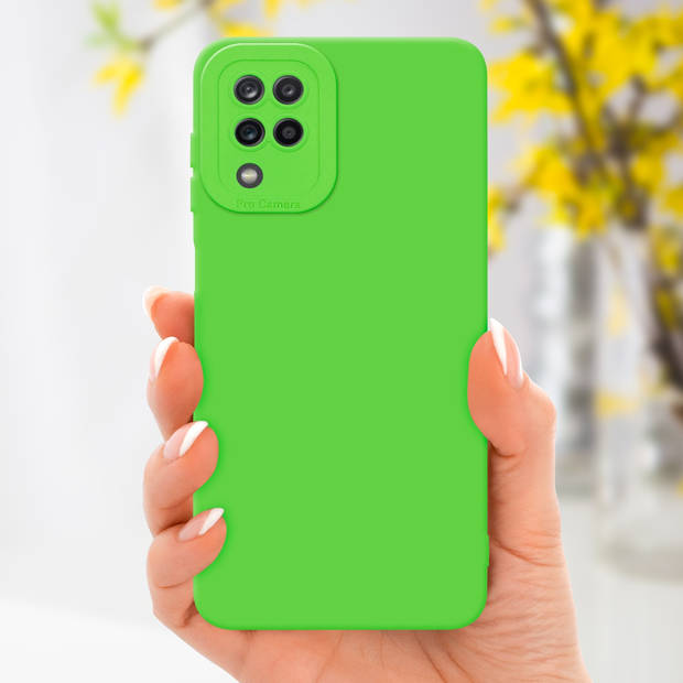 Cadorabo Hoesje geschikt voor Samsung Galaxy A12 / M12 in FLUID GROEN - Beschermhoes TPU silicone Cover Case