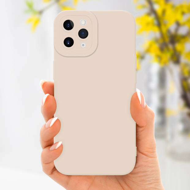 Cadorabo Hoesje geschikt voor Apple iPhone 11 PRO in FLUID CREAM - Beschermhoes TPU silicone Cover Case