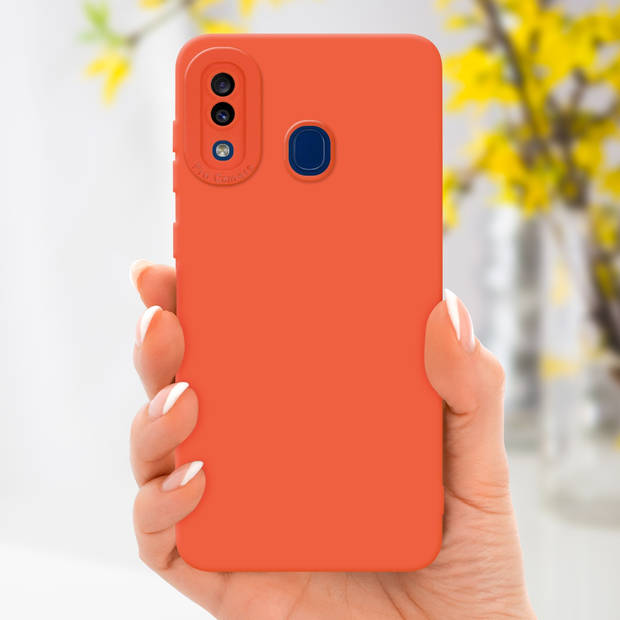 Cadorabo Hoesje geschikt voor Samsung Galaxy A20 / A30 / M10s in FLUID ORANJE - Beschermhoes TPU silicone Cover Case