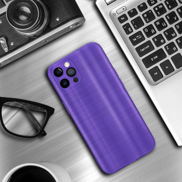 Cadorabo Hoesje geschikt voor Apple iPhone 12 PRO MAX in Brushed Paars - Beschermhoes Case Cover TPU silicone