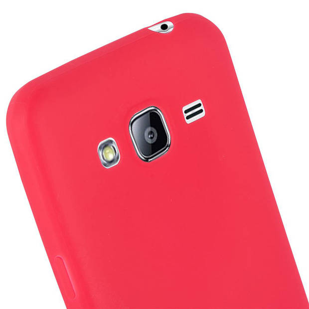 Cadorabo Hoesje geschikt voor Samsung Galaxy J3 2016 in CANDY ROOD - Beschermhoes TPU silicone Case Cover
