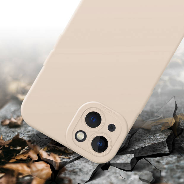 Cadorabo Hoesje geschikt voor Apple iPhone 13 in FLUID CREAM - Beschermhoes TPU silicone Cover Case