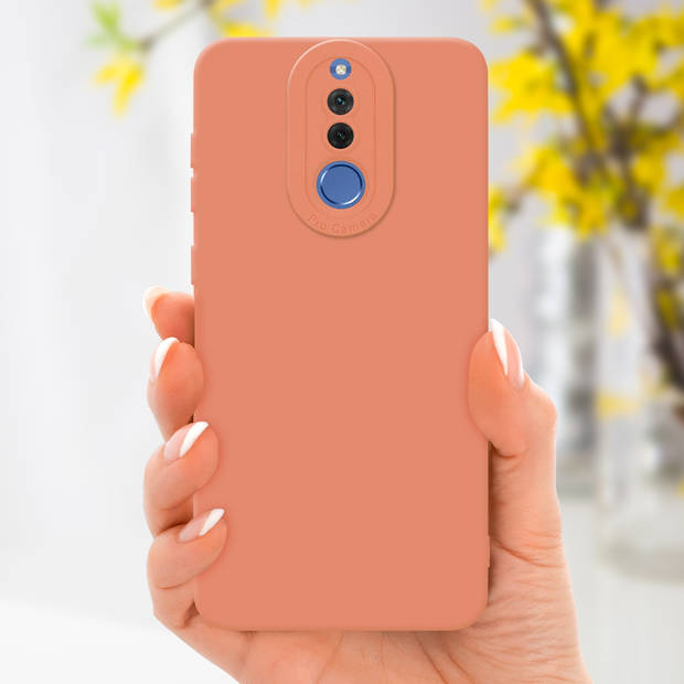 Cadorabo Hoesje geschikt voor Huawei MATE 10 LITE in FLUID LICHT ORANJE - Beschermhoes TPU silicone Cover Case