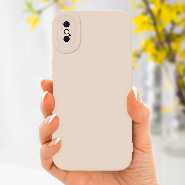 Cadorabo Hoesje geschikt voor Apple iPhone X / XS in FLUID CREAM - Beschermhoes TPU silicone Cover Case