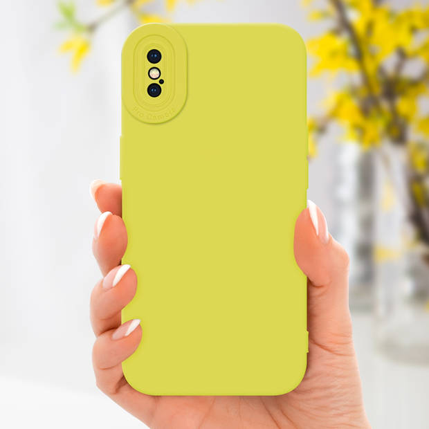 Cadorabo Hoesje geschikt voor Apple iPhone XS MAX in FLUID GEEL - Beschermhoes TPU silicone Cover Case