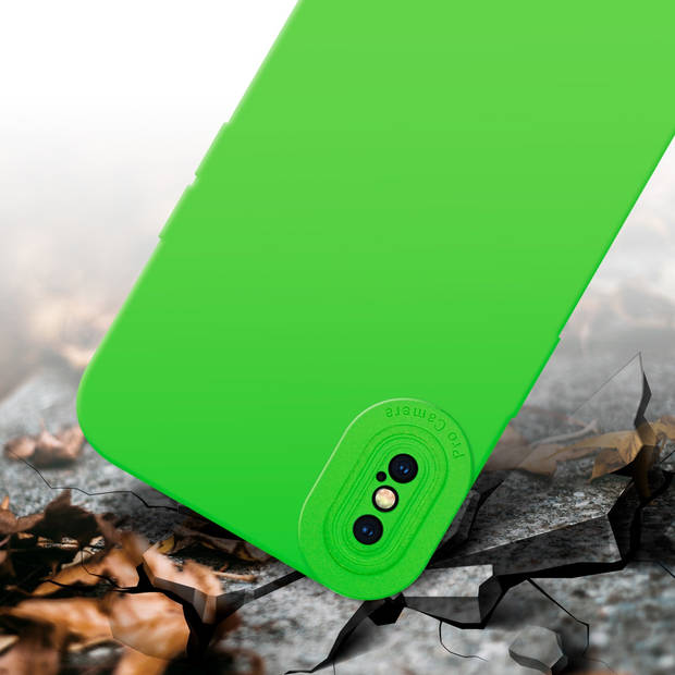 Cadorabo Hoesje geschikt voor Apple iPhone X / XS in FLUID GROEN - Beschermhoes TPU silicone Cover Case