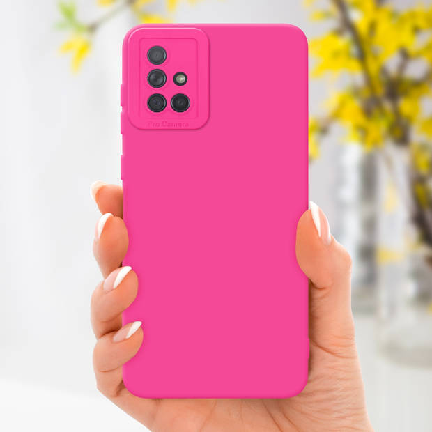 Cadorabo Hoesje geschikt voor Samsung Galaxy A71 4G in FLUID HOTPINK - Beschermhoes TPU silicone Cover Case