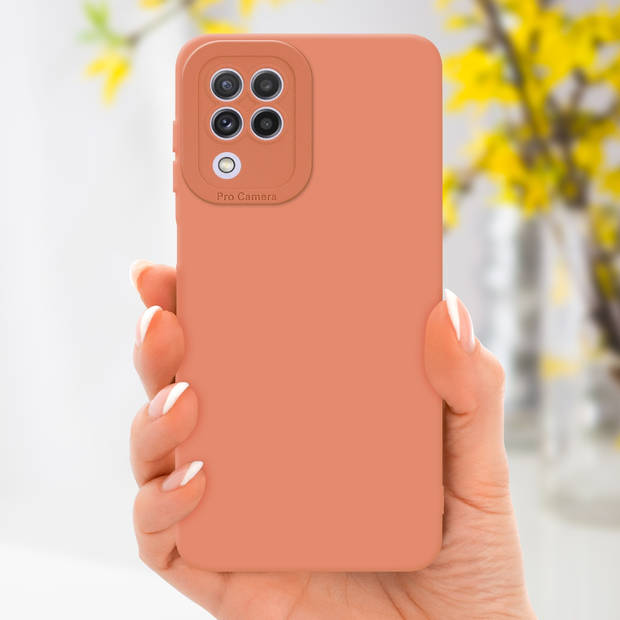 Cadorabo Hoesje geschikt voor Samsung Galaxy A22 4G in FLUID LICHT ORANJE - Beschermhoes TPU silicone Cover Case