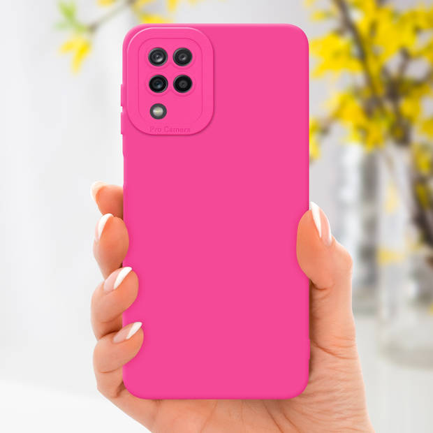 Cadorabo Hoesje geschikt voor Samsung Galaxy A12 / M12 in FLUID HOTPINK - Beschermhoes TPU silicone Cover Case