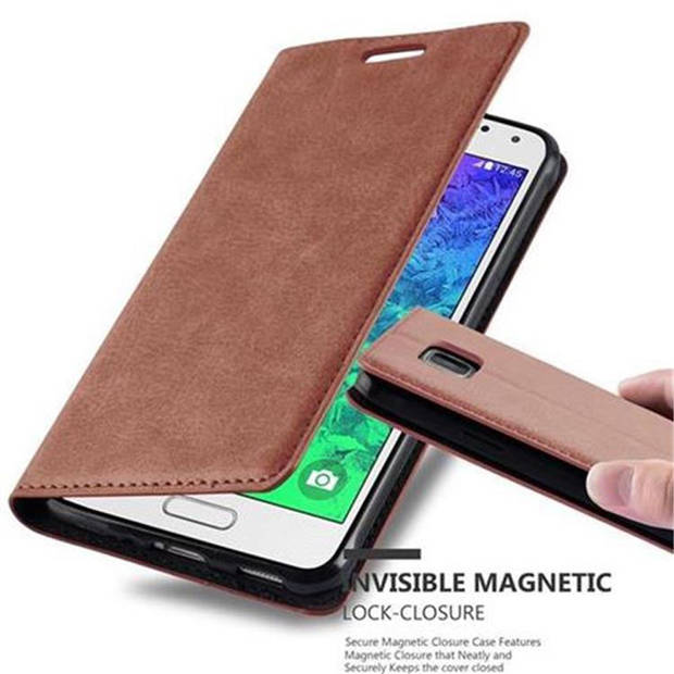 Cadorabo Hoesje geschikt voor Samsung Galaxy ALPHA in CAPPUCCINO BRUIN - Beschermhoes Case magnetische sluiting Cover