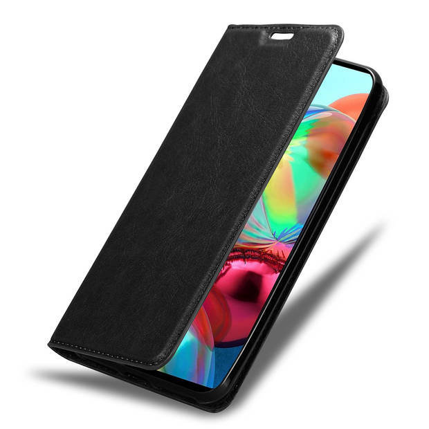 Cadorabo Hoesje geschikt voor Samsung Galaxy A72 4G / 5G in ZWARTE NACHT - Beschermhoes Case magnetische sluiting Cover