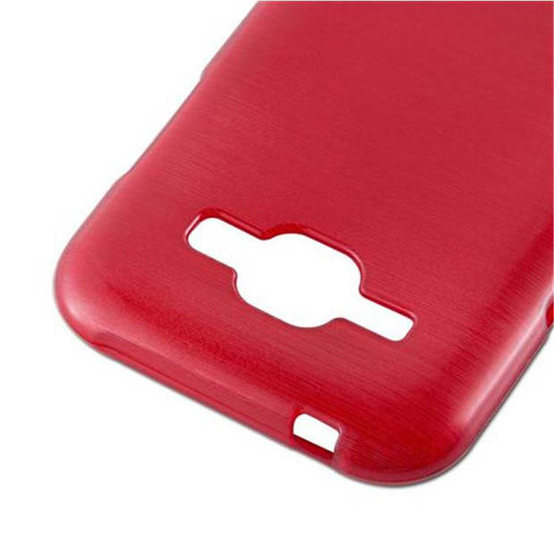 Cadorabo Hoesje geschikt voor Samsung Galaxy J1 2015 in ROOD - Beschermhoes TPU silicone Case Cover Brushed