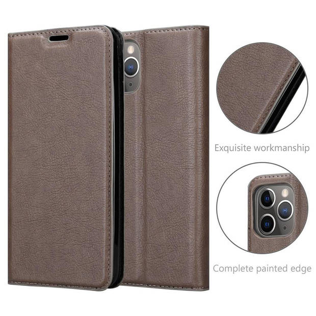 Cadorabo Hoesje geschikt voor Apple iPhone 12 PRO MAX in KOFFIE BRUIN - Beschermhoes Case magnetische sluiting Cover