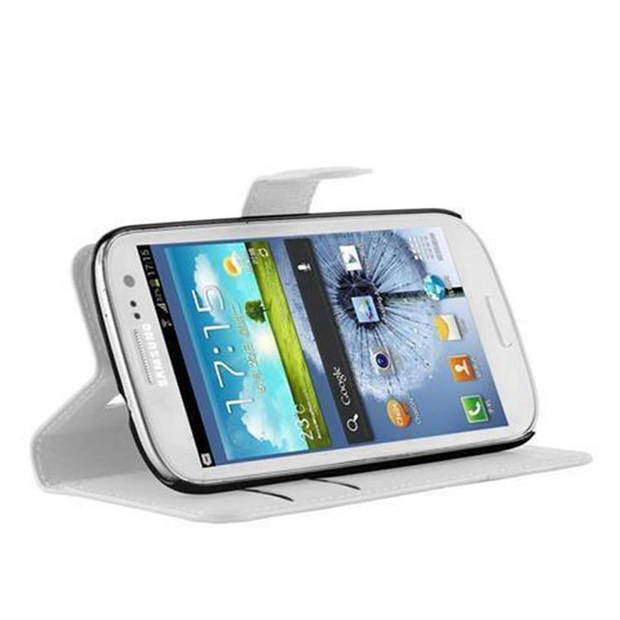 Cadorabo Hoesje geschikt voor Samsung Galaxy S3 / S3 NEO in ARCTISCH WIT - Beschermhoes Cover magnetische sluiting Case