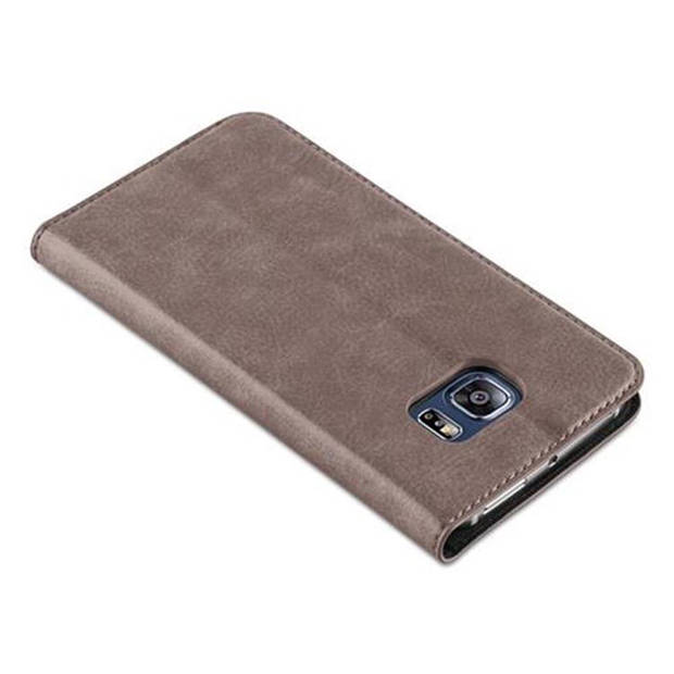 Cadorabo Hoesje geschikt voor Samsung Galaxy S6 EDGE in KOFFIE BRUIN - Beschermhoes Case magnetische sluiting Cover