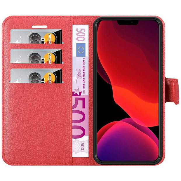 Cadorabo Hoesje geschikt voor Apple iPhone 12 / 12 PRO in KARMIJN ROOD - Beschermhoes Cover magnetische sluiting Case