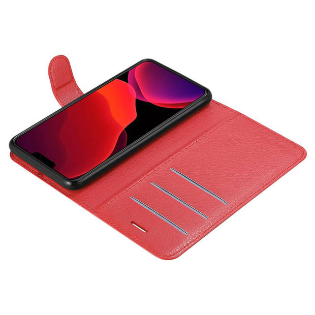 Cadorabo Hoesje geschikt voor Apple iPhone 12 / 12 PRO in KARMIJN ROOD - Beschermhoes Cover magnetische sluiting Case