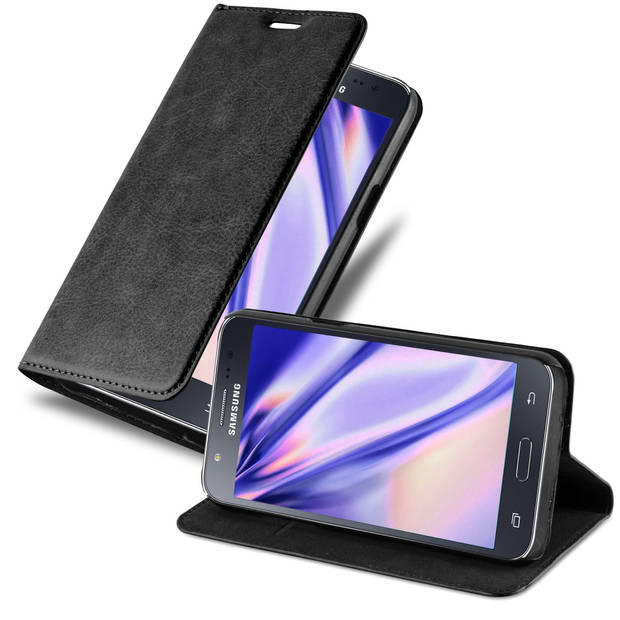 Cadorabo Hoesje geschikt voor Samsung Galaxy J7 2015 in ZWARTE NACHT - Beschermhoes Case magnetische sluiting Cover