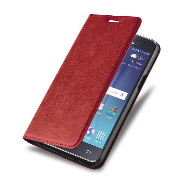 Cadorabo Hoesje geschikt voor Samsung Galaxy J7 2015 in APPEL ROOD - Beschermhoes Case magnetische sluiting Cover