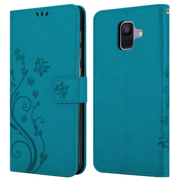 Cadorabo Hoesje geschikt voor Samsung Galaxy A6 2018 in BLOEMEN BLAUW - Beschermhoes Case Cover Bloemen magnetische