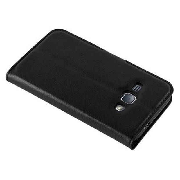 Cadorabo Hoesje geschikt voor Samsung Galaxy J1 2016 in PHANTOM ZWART - Beschermhoes Cover magnetische sluiting Case