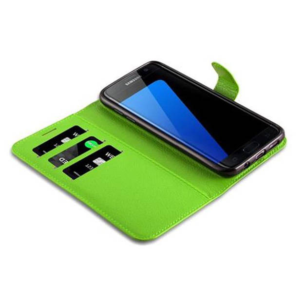 Cadorabo Hoesje geschikt voor Samsung Galaxy S7 EDGE in MUNT GROEN - Beschermhoes Cover magnetische sluiting Case