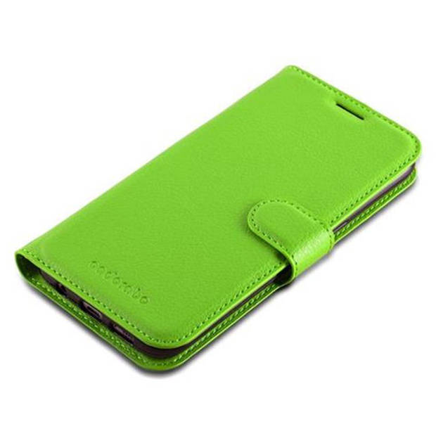 Cadorabo Hoesje geschikt voor Samsung Galaxy S7 EDGE in MUNT GROEN - Beschermhoes Cover magnetische sluiting Case