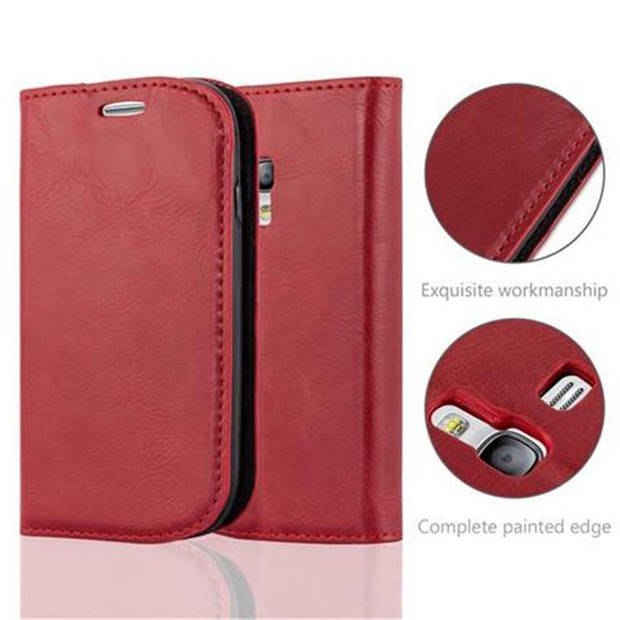 Cadorabo Hoesje geschikt voor Samsung Galaxy S3 MINI in APPEL ROOD - Beschermhoes Case magnetische sluiting Cover