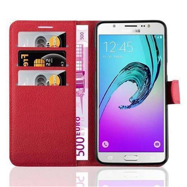 Cadorabo Hoesje geschikt voor Samsung Galaxy J7 2016 in KARMIJN ROOD - Beschermhoes Cover magnetische sluiting Case