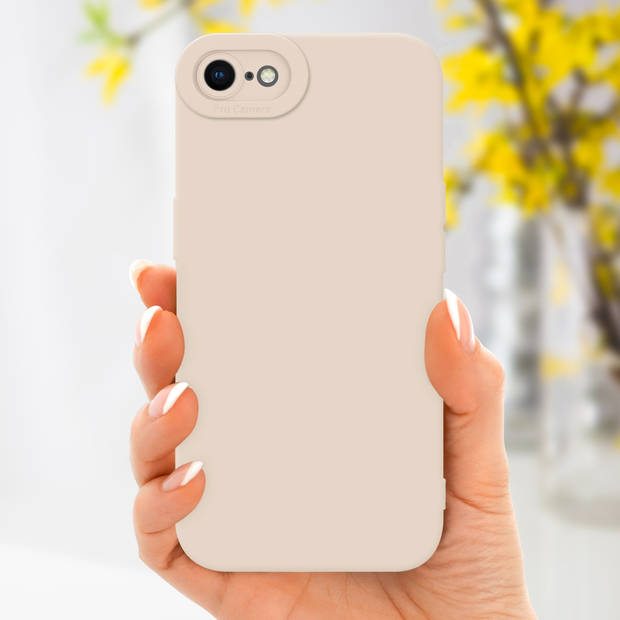 Cadorabo Hoesje geschikt voor Apple iPhone 7 / 7S / 8 / SE 2020 in FLUID CREAM - Beschermhoes TPU silicone Cover Case