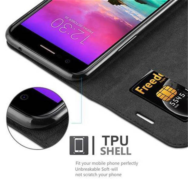 Cadorabo Hoesje geschikt voor LG K10 2017 in ZWARTE NACHT - Beschermhoes Case magnetische sluiting Cover