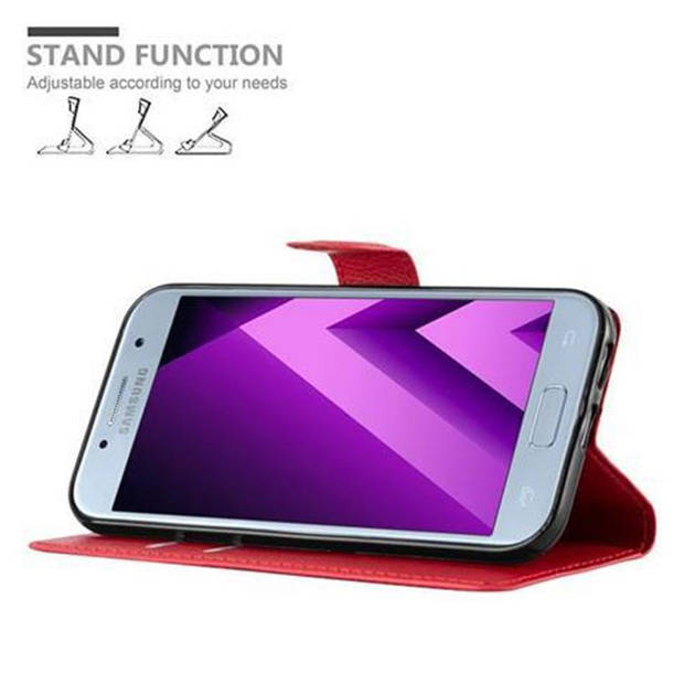 Cadorabo Hoesje geschikt voor Samsung Galaxy A3 2017 in KARMIJN ROOD - Beschermhoes Cover magnetische sluiting Case