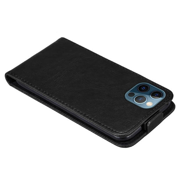 Cadorabo Hoesje geschikt voor Apple iPhone 12 PRO MAX in ZWARTE NACHT - Beschermhoes Flip Case Cover magnetische