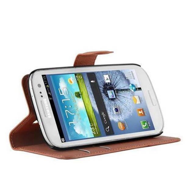 Cadorabo Hoesje geschikt voor Samsung Galaxy S3 / S3 NEO in CHOCOLADE BRUIN - Beschermhoes Cover magnetische sluiting