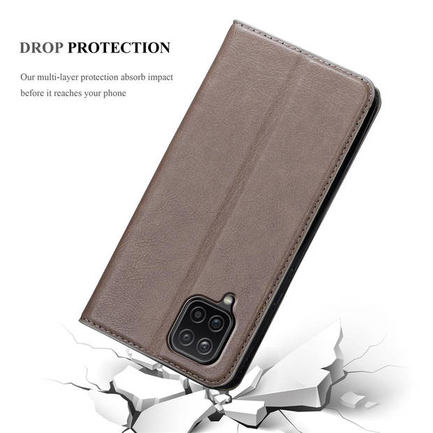 Cadorabo Hoesje geschikt voor Samsung Galaxy A12 / M12 in KOFFIE BRUIN - Beschermhoes Case magnetische sluiting Cover