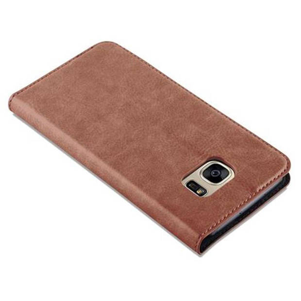 Cadorabo Hoesje geschikt voor Samsung Galaxy S7 in CAPPUCCINO BRUIN - Beschermhoes Case magnetische sluiting Cover