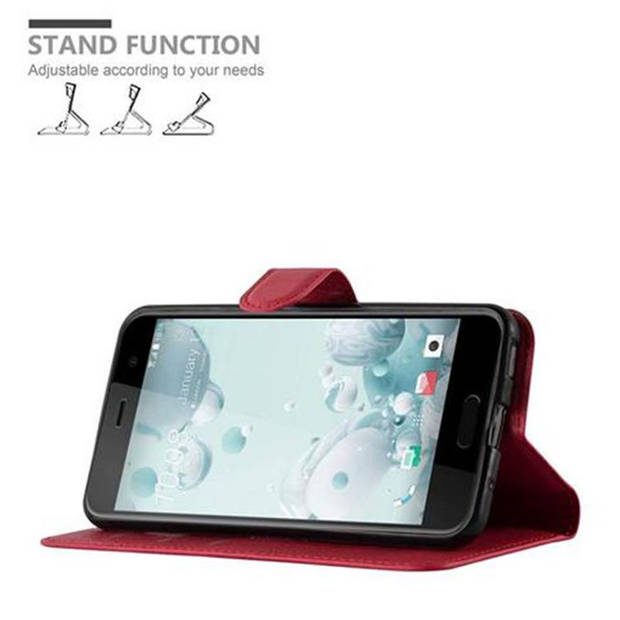 Cadorabo Hoesje geschikt voor HTC U PLAY in KARMIJN ROOD - Beschermhoes Cover magnetische sluiting Case