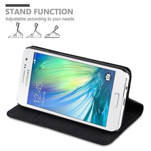 Cadorabo Hoesje geschikt voor Samsung Galaxy A3 2015 in ZWARTE NACHT - Beschermhoes Case magnetische sluiting Cover