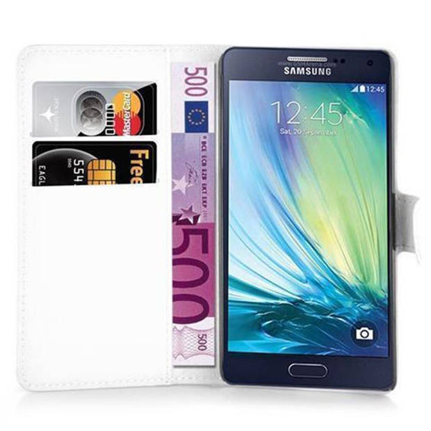 Cadorabo Hoesje geschikt voor Samsung Galaxy A3 2015 in ARCTISCH WIT - Beschermhoes Cover magnetische sluiting Case