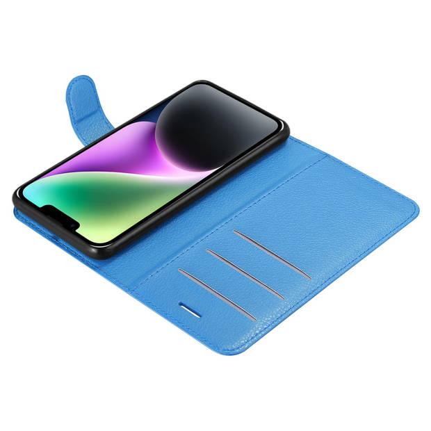 Cadorabo Hoesje geschikt voor Apple iPhone 14 PLUS in PASTEL BLAUW - Beschermhoes Cover magnetische sluiting Case