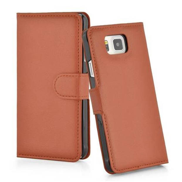 Cadorabo Hoesje geschikt voor Samsung Galaxy ALPHA in CHOCOLADE BRUIN - Beschermhoes Cover magnetische sluiting Case