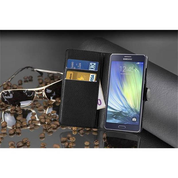 Cadorabo Hoesje geschikt voor Samsung Galaxy A7 2015 in PHANTOM ZWART - Beschermhoes Cover magnetische sluiting Case