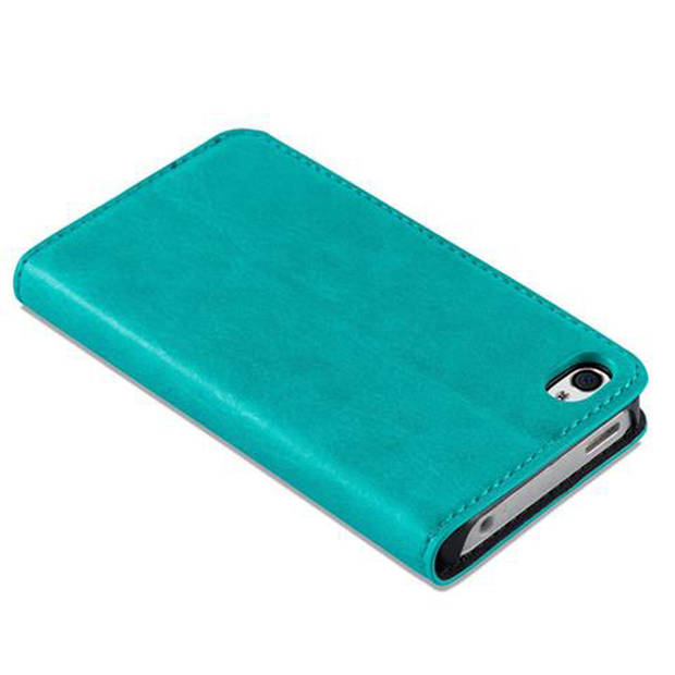 Cadorabo Hoesje geschikt voor Apple iPhone 4 / 4S in BENZINE TURKOOIS - Beschermhoes Case magnetische sluiting Cover